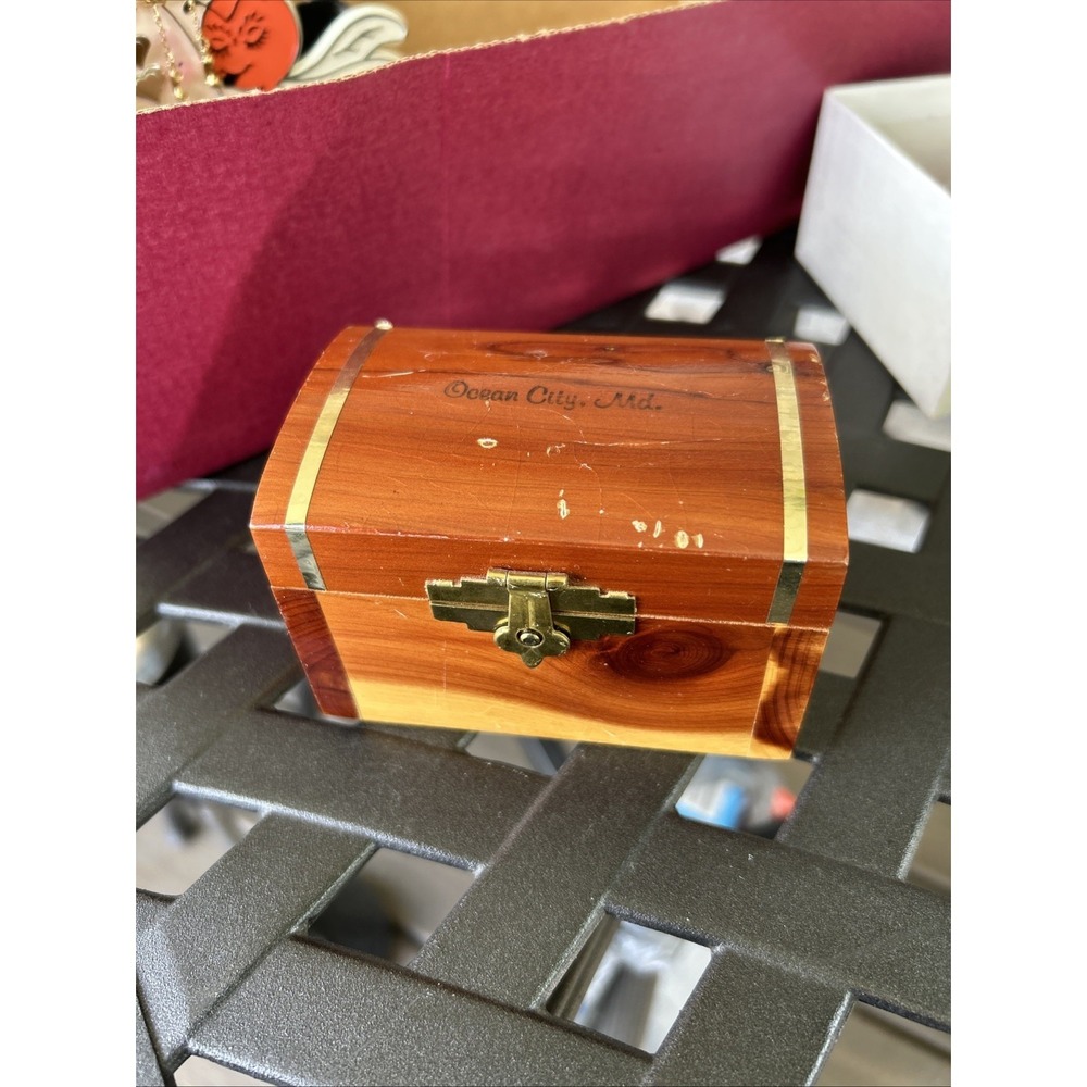 Souvenir Ocean City Maryland Wooden Trinket Box 1983